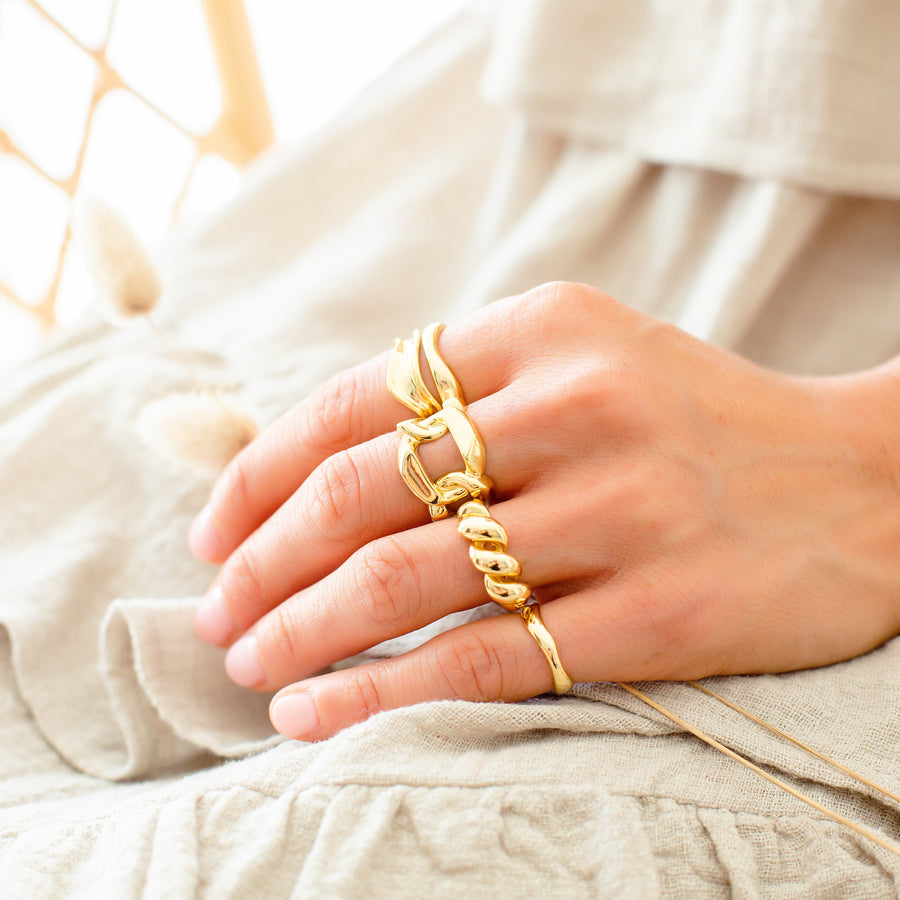 SIMPLE STACKABLE RING