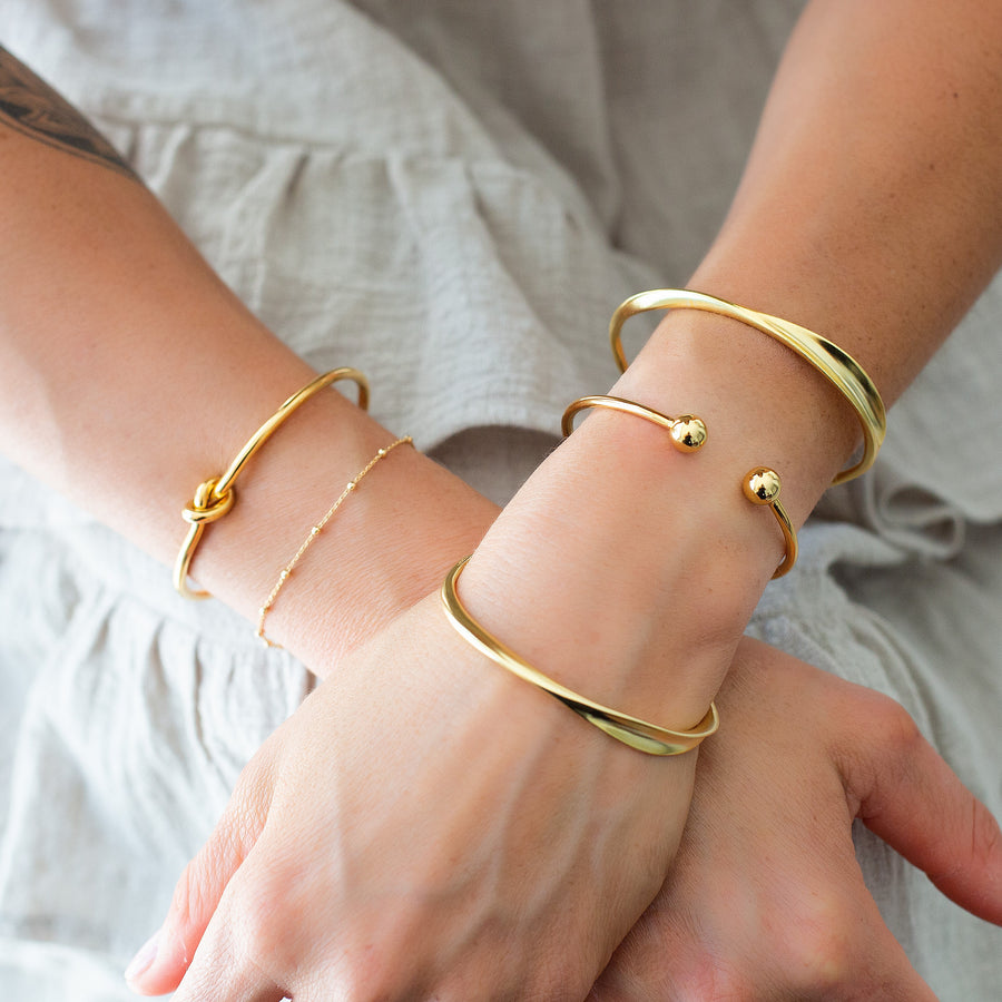 LOVE KNOT CUFF