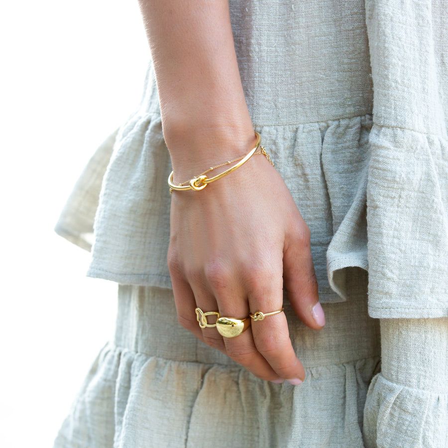 LOVE KNOT CUFF