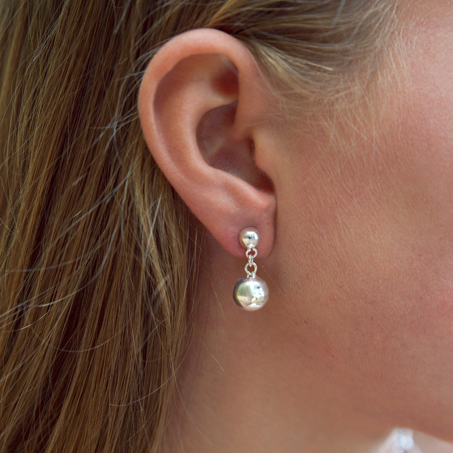 DANGLE BALL STUDS